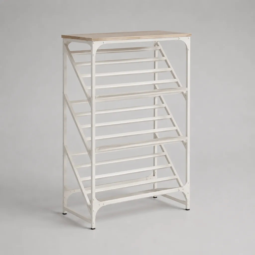 Meuble à chaussures 3 niveaux en acier blanc avec étagères inclinées et plateau effet chêne clair, 80 × 30 × 130 cm